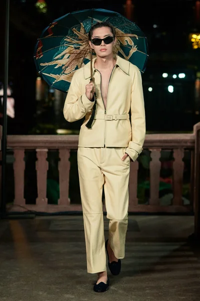 Look 22